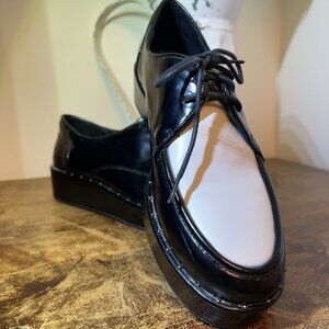 Gentle Souls by Kenneth Cole Patent Leather Saddle Shoes – Size 7.5